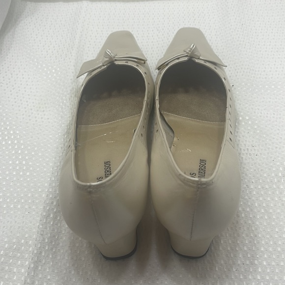 Ross Hommerson Cream Leather Pumps Size 8.5 - Picture 4 of 8